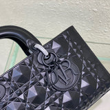 Handle and strap detail of polished modern women's handbag – women's premium purse