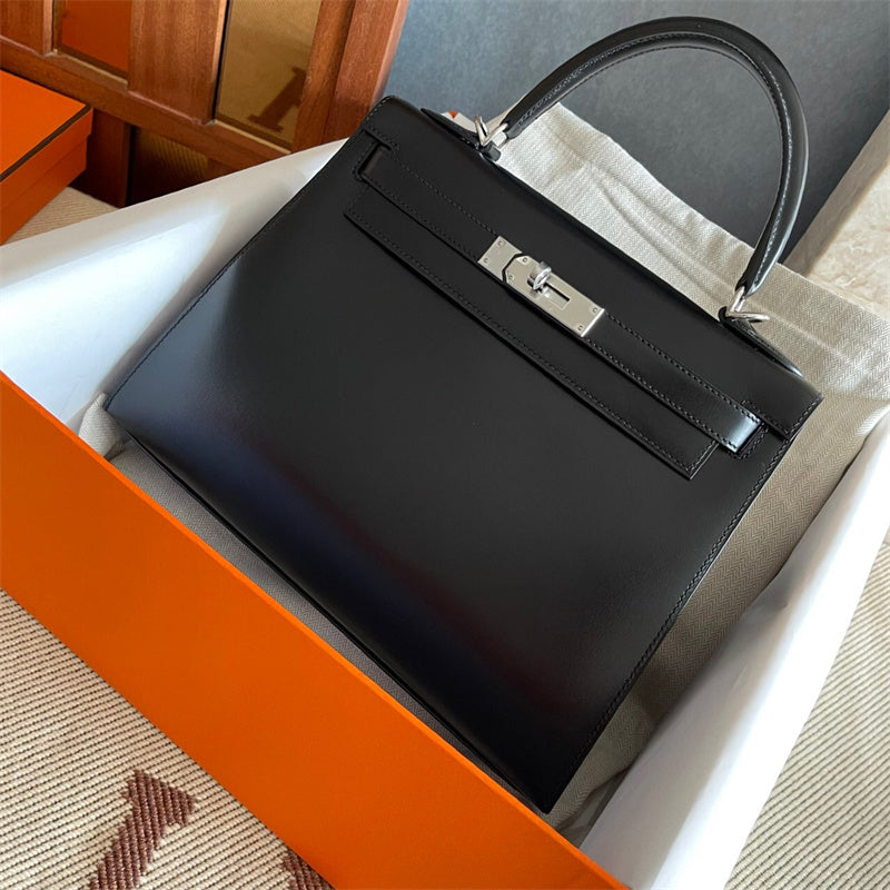  Smart everyday bag carried on shoulder