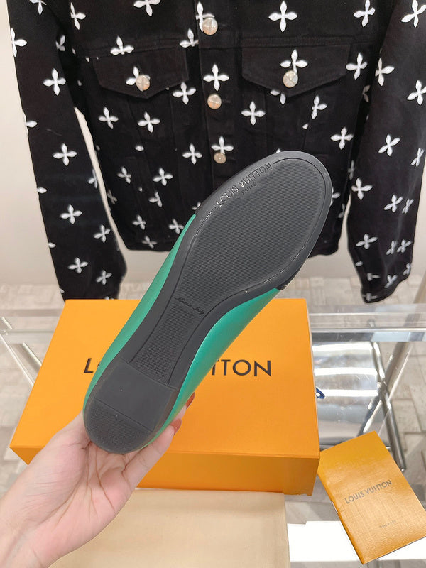 Louis Vuitton shoes Style 351 - back heel detail