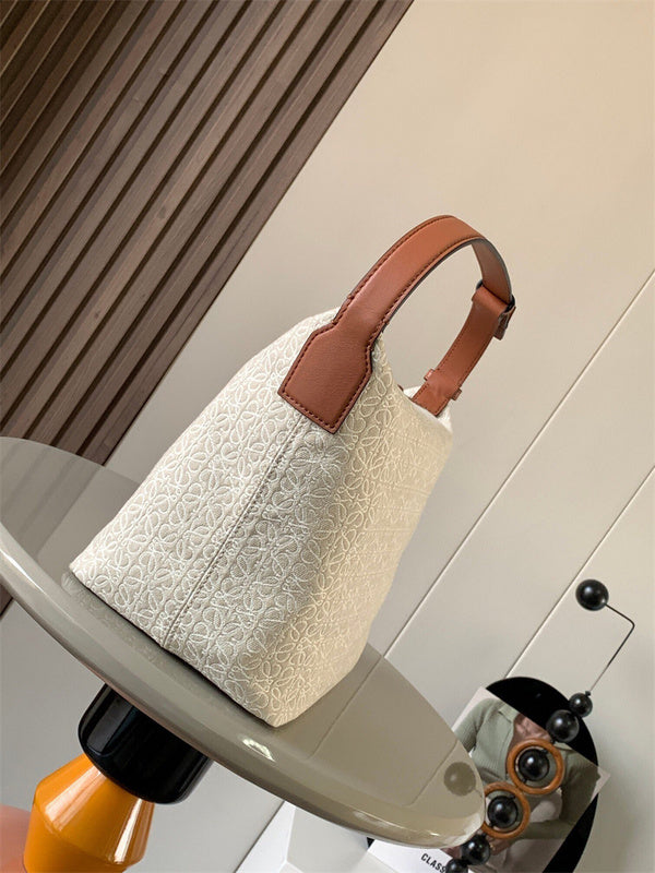 Ziva's Charm handbag – full view (21cm*17cm*13cm)