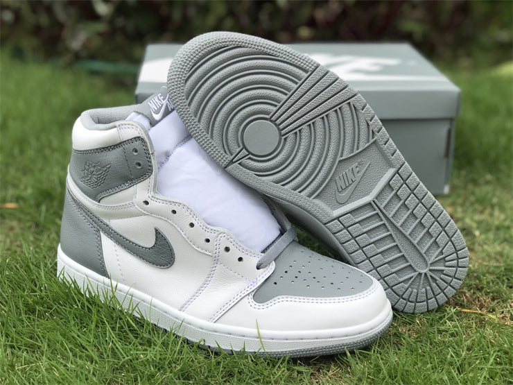 Nike two-tone luxury sneakers view 15 breathable knit upper