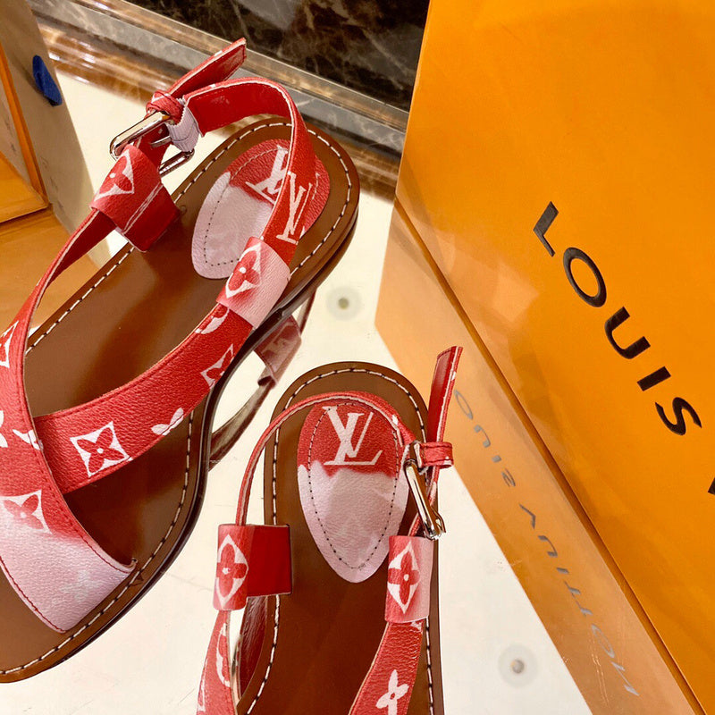 Back view of Louis Vuitton luxury piece style No.101