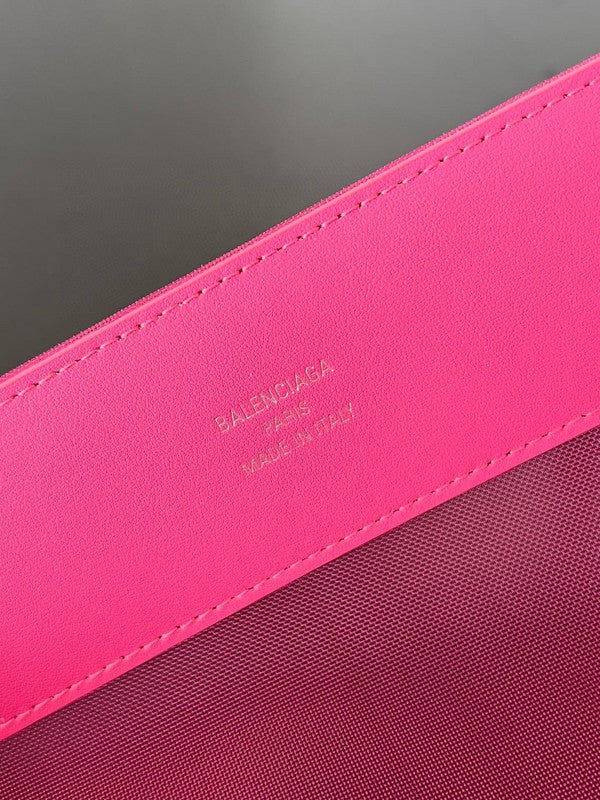 Zivas Charm Signature Style Fashion Handbag (Timeless Wardrobe Addition) – Close-Up Detail