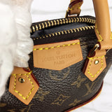 Handle and strap detail of chic structured women's handbag – women's luxury handbag