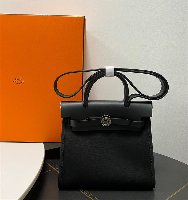  graceful handbag styled with outfit