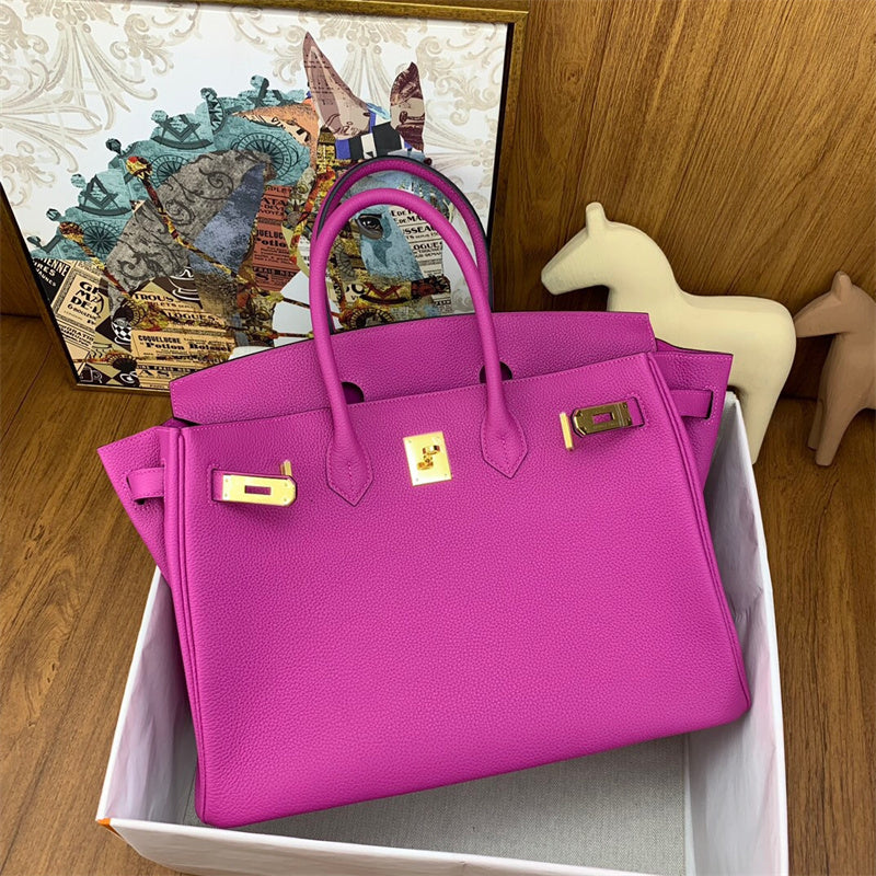  elegant everyday bag detail view showing craftsmanship 14