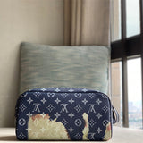 shoulder bag interior and compartment view 9