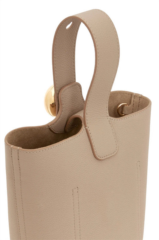 Ziva's Charm handbag – carry view (16cm*16cm*19.5cm)