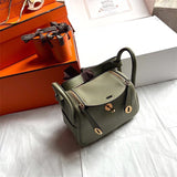  everyday bag close-up of hardware and finish 11