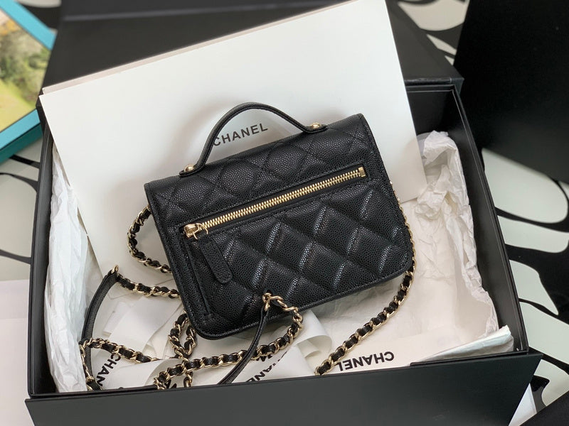  women's handbag, versatile design, view 3