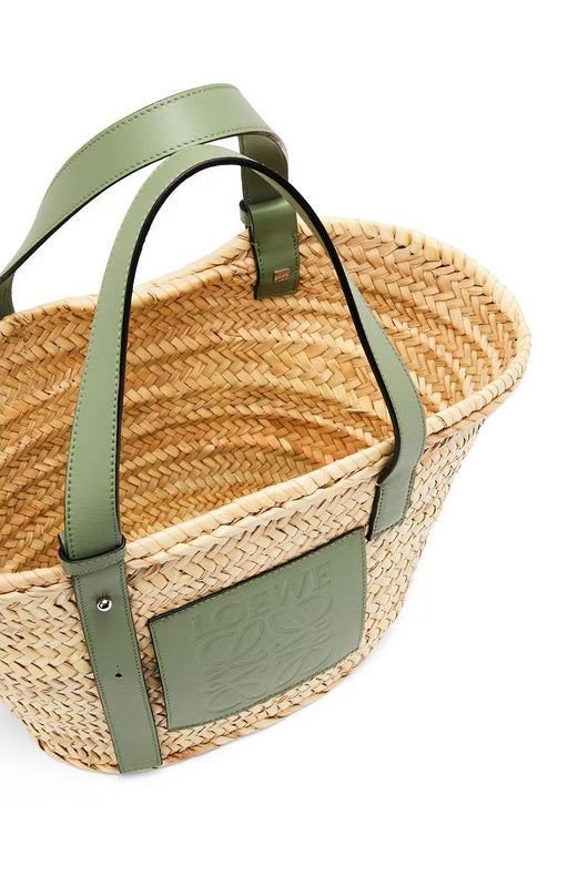 Ziva's Charm handbag – front view (Standard Size)