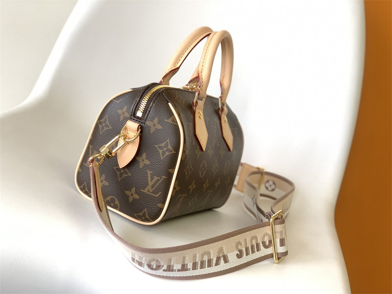  sophisticated shopper bag styled with outfit 24