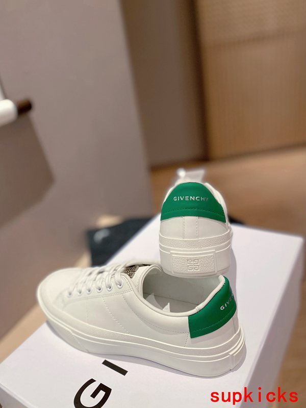 Givenchy shoes Style 016 - packaging and accessories