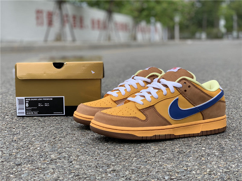 Nike Men's & Women's Iconic Street Trainers — Style 059 close-up view