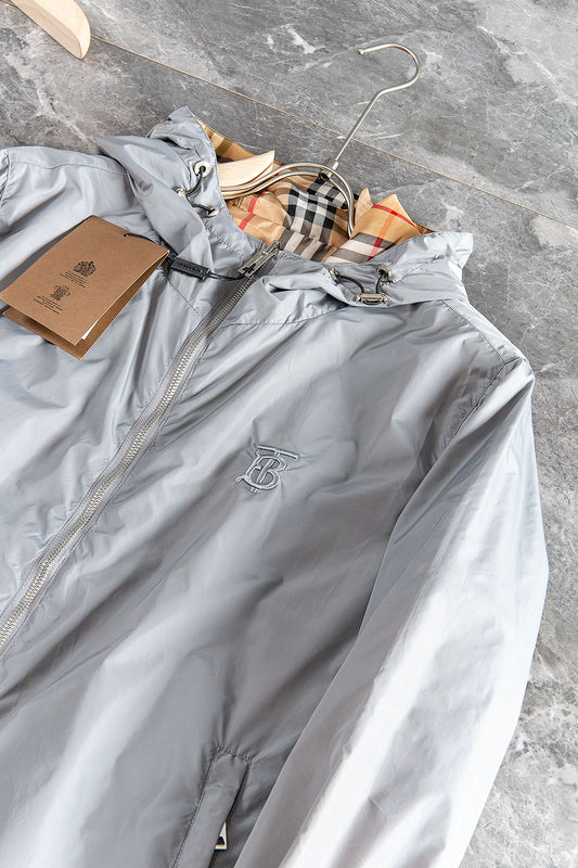Texture and finish detail of Burberry luxury piece style No.484