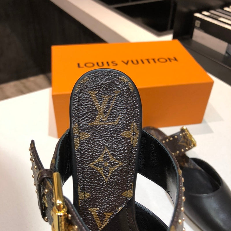 Louis Vuitton Black Low-Top Sneakers - Toe Detail View