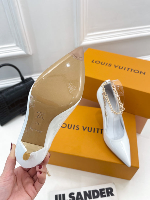 Louis Vuitton shoes Style 414 - logo and branding close-up