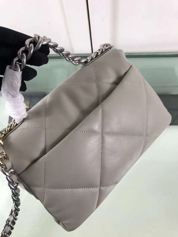 Zivas Charm Refined Everyday Style Designer Handbag (Refined Modern Silhouette) – Detail View