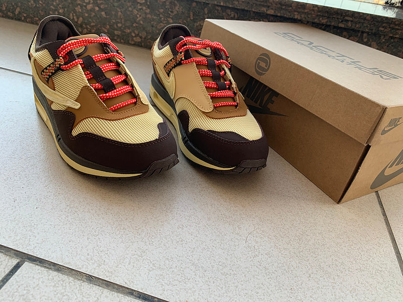 Nike Men's & Women's Designer Low-Top Shoes — Style 197 detail view