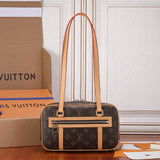  Signature shopper bag front view