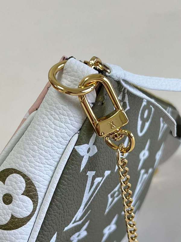 Handle and strap detail of classic modern women's handbag – women's everyday handbag