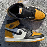 Nike Men's & Women's Luxury Fashion Trainers — Style 222 angle view