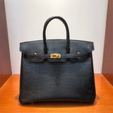  smart carryall bag detail view showing craftsmanship 8