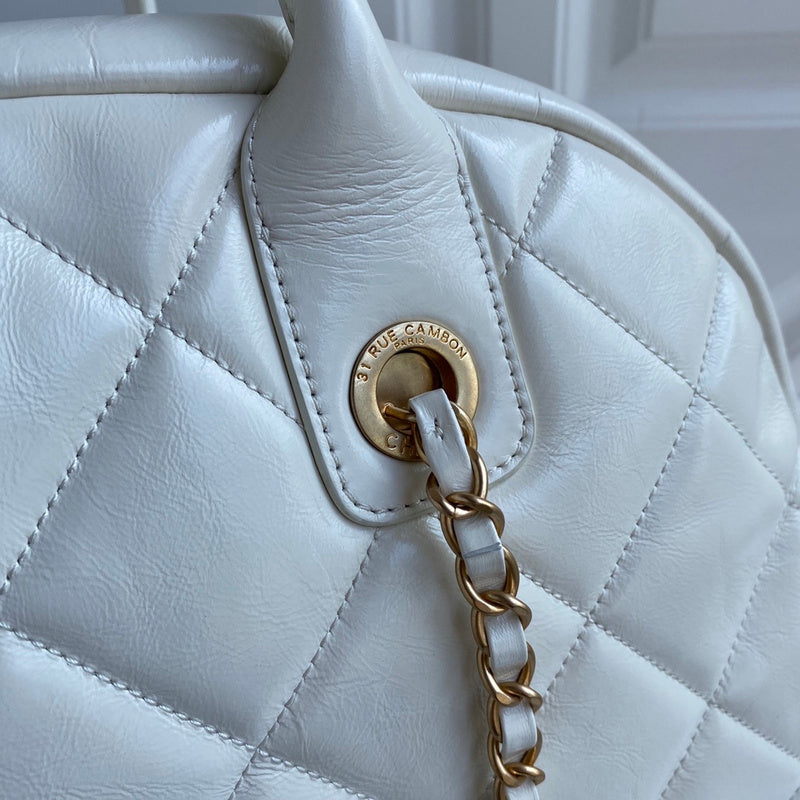  spacious purse view 8