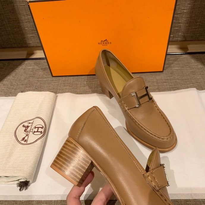 Hermes shoes Style 392 - back heel detail