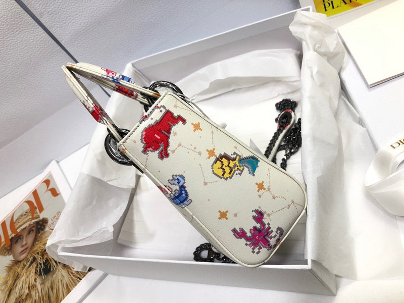 Interior view of premium chic women's handbag – women's luxury accessory