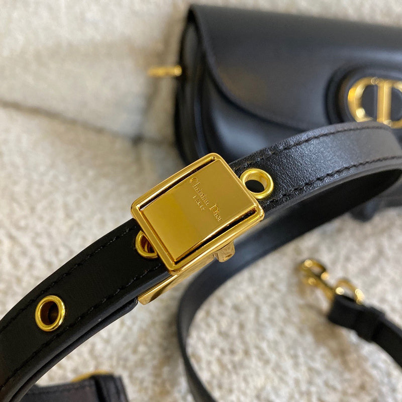 Interior view of premium sleek women's handbag – women's luxury accessory