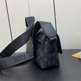  versatile carryall bag detail view showing craftsmanship 14
