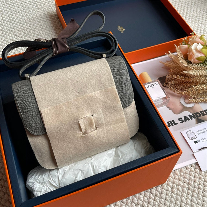 Interior view of poised premium bag