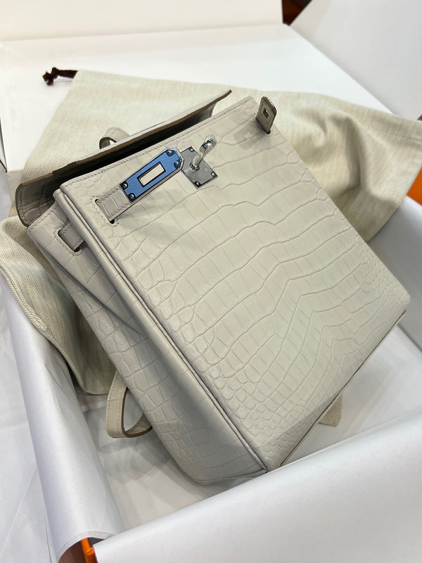 Sculpted bag women's premium everyday handbag