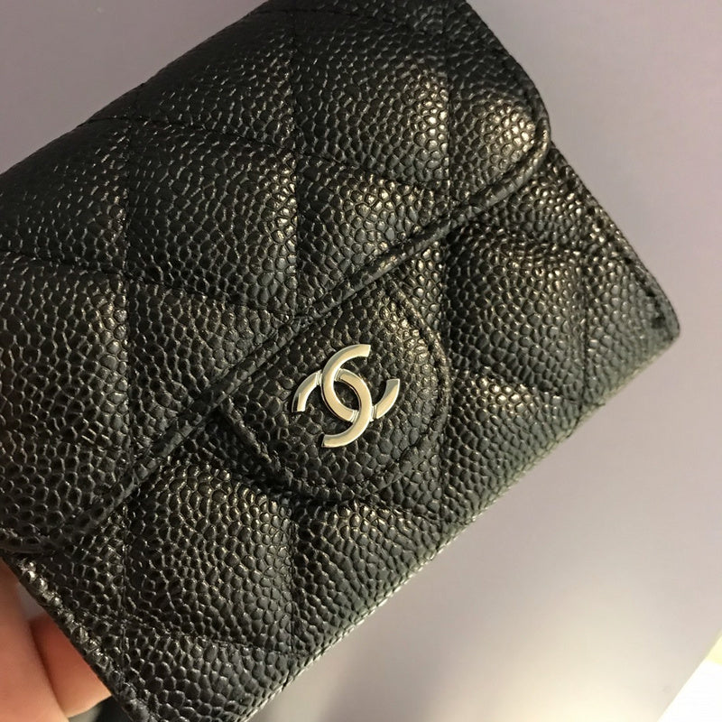 Zivas Charm Elevated Essentials Everyday Handbag (Refined Modern Silhouette) – Lifestyle Shot