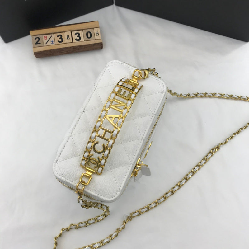  women's handbag, versatile design, view 3