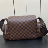  shoulder bag interior and compartment view