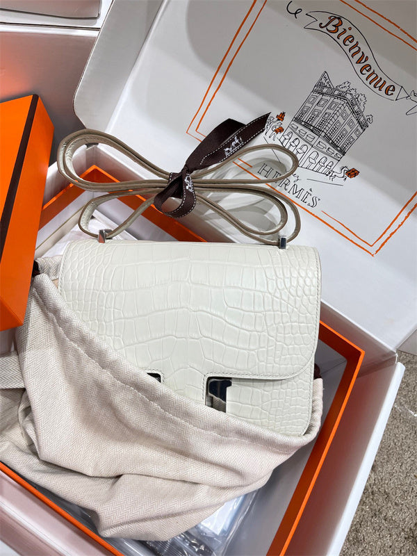  satchel interior and compartment view 15