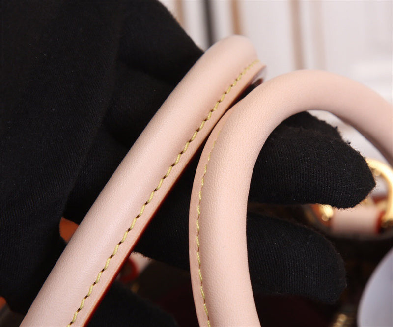  versatile shopper bag detail view showing craftsmanship 8