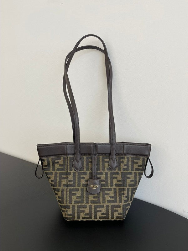 Ziva's Charm handbag – front view (15cm*18.5cm*15cm)