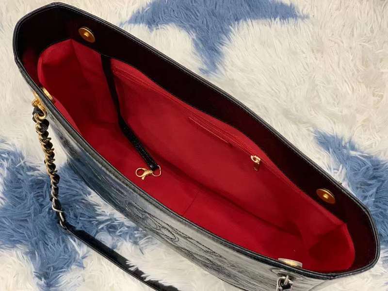 Zivas Charm Chic Craftsmanship Luxury Handbag (Structured Everyday Essential) – Lifestyle Shot