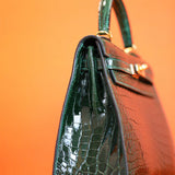  streamlined shopper bag detail view showing craftsmanship 20