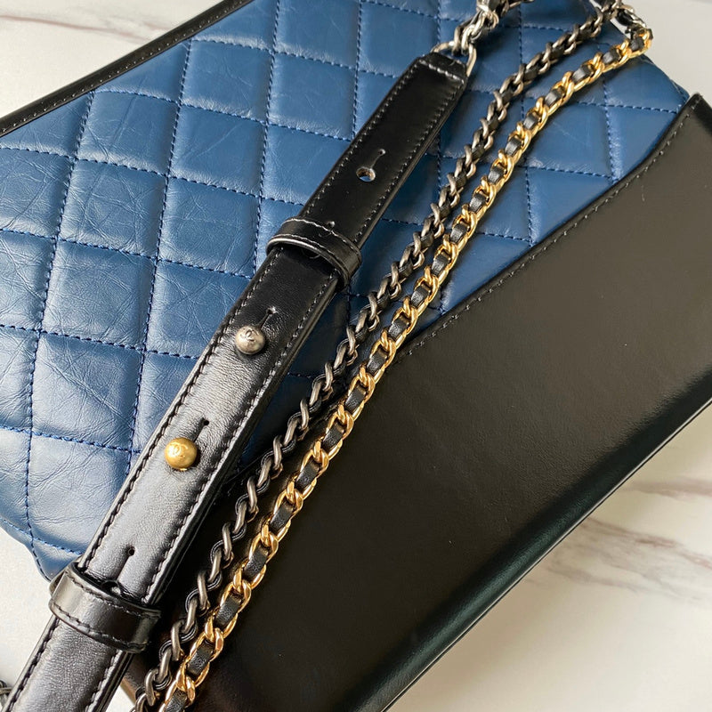  women's handbag, spacious design, view 3