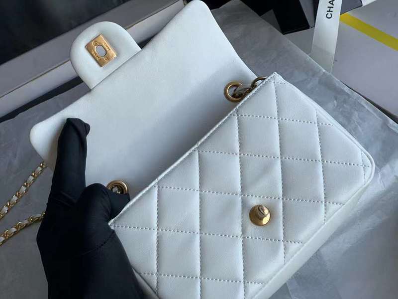 Zivas Charm Modern Minimalist Look Everyday Handbag (Everyday Luxury Essential) – Full Silhouette