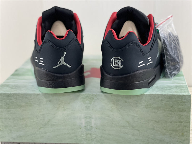 Nike Men's & Women's Premium Low-Top Trainers — Style 253 side view