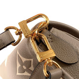  crossbody bag interior and compartment view 9