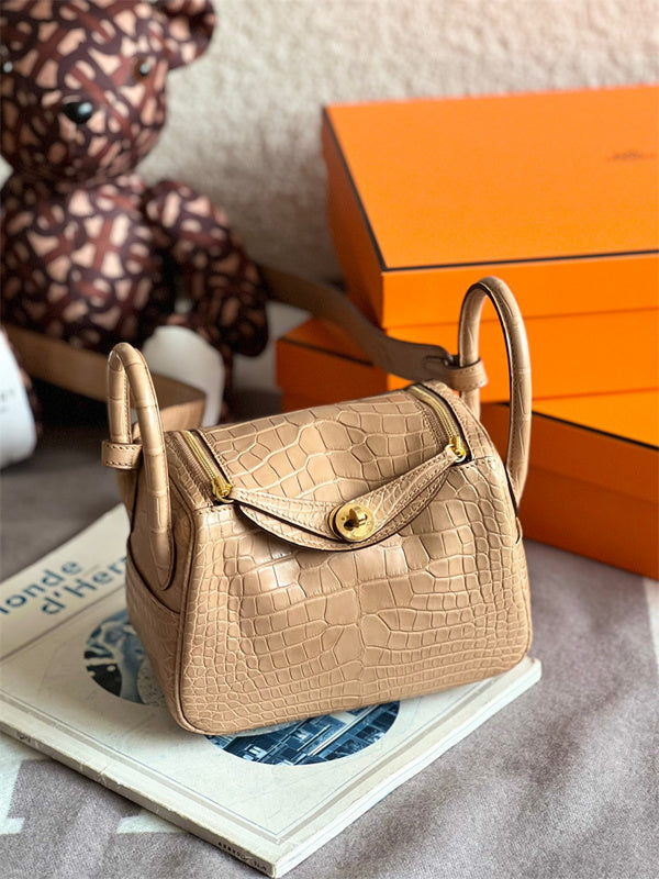  Chic satchel front view 13
