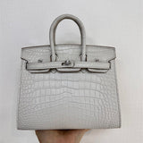  shopper bag close-up of hardware and finish 17