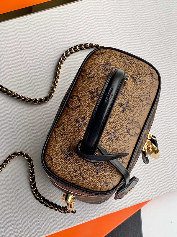 Handle and strap detail of refined classic women's handbag – women's premium purse