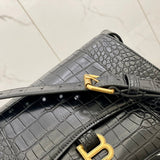 Ziva's Charm handbag – close-up view (one versatile size)